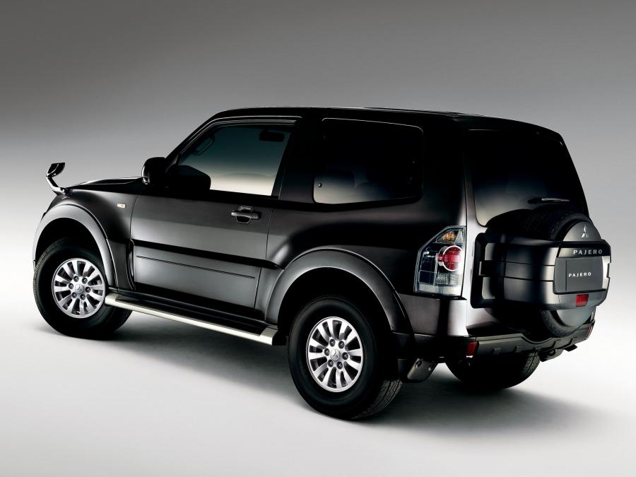  Mitsubishi Pajero 3-Door 2014 года  (JP) (фото 2 из 4)